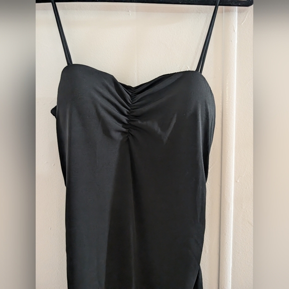 ELH Studio Black Dress with Ruched Design - Picture 3 of 9